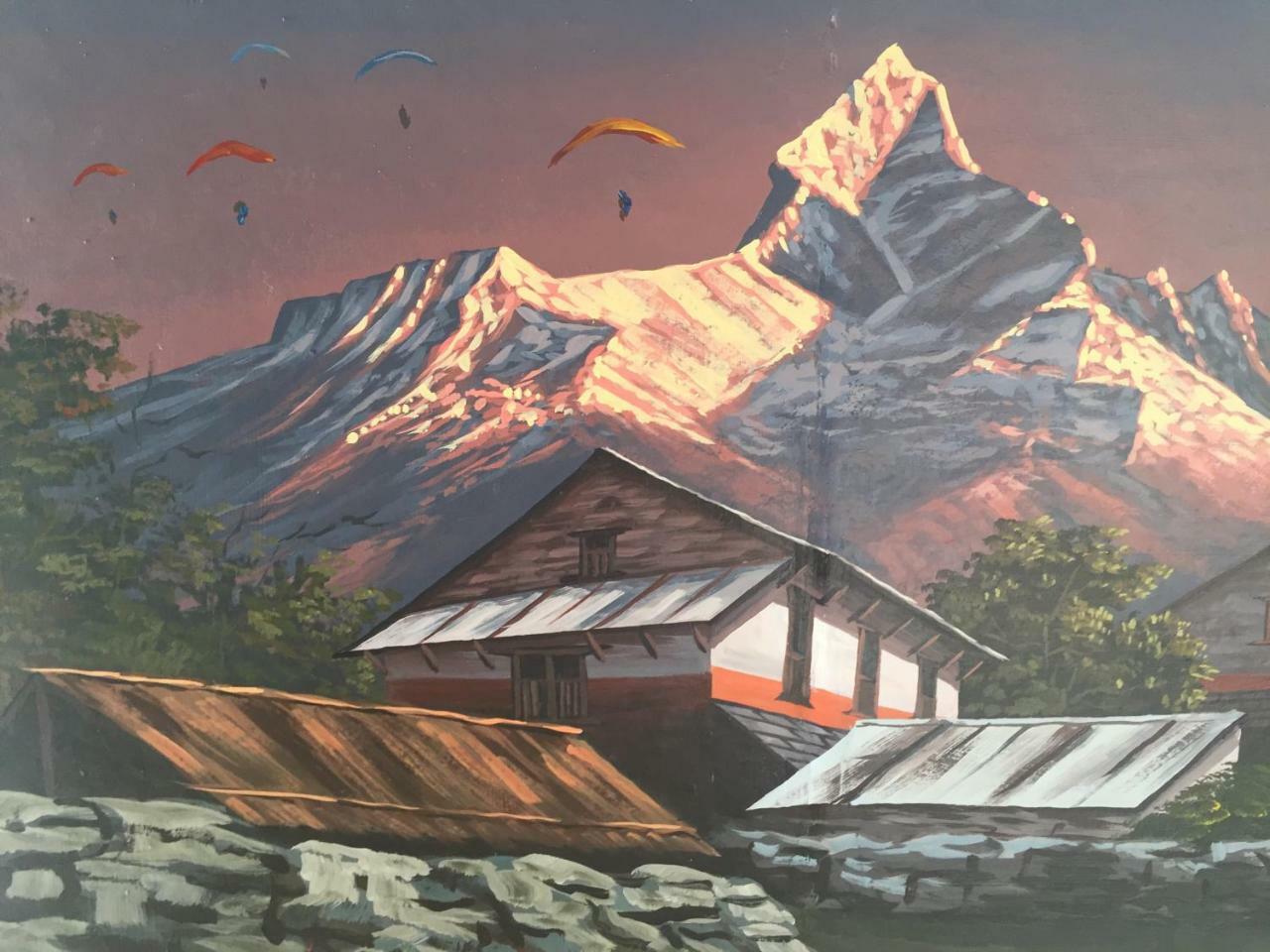 Harry Guest House & Restaurant Pokhara Buitenkant foto